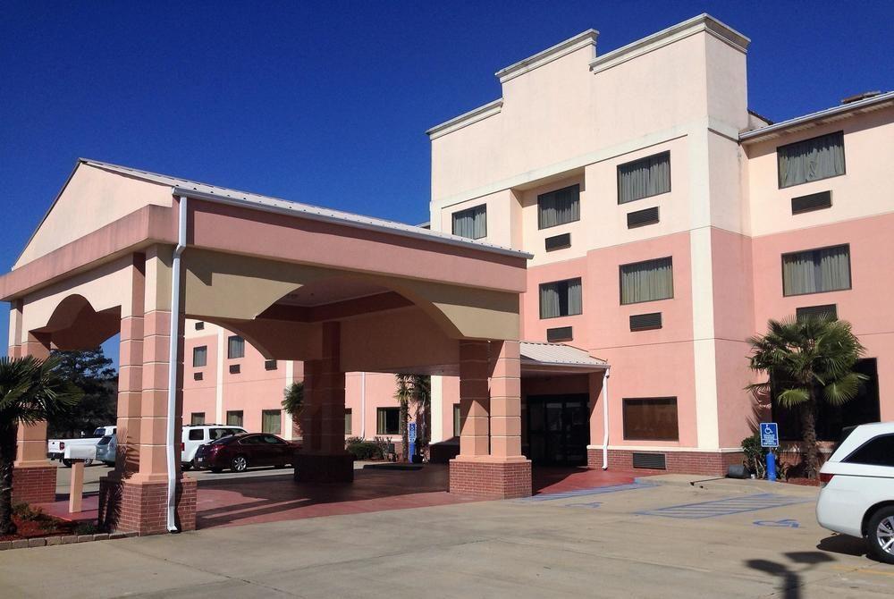 Baymont By Wyndham Mccomb Hotel Exterior photo