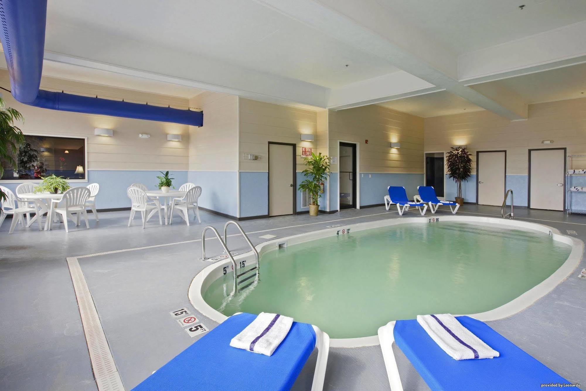 Baymont By Wyndham Mccomb Hotel Facilities photo